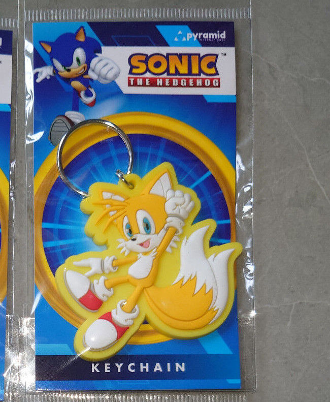 SONIC THE HEDGEHOG Official Keyring 2D Rubber TAILS SHADOW Sega Gaming CHOOSE