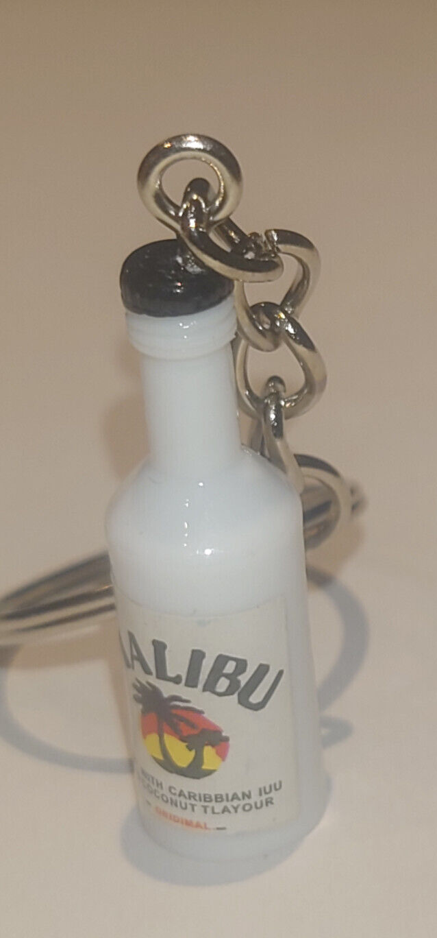 NEW Malibu Bottle Keyring WHITE ALCOHOL PINAPPLE KEYCHAIN CHARM STOCKING FILLER