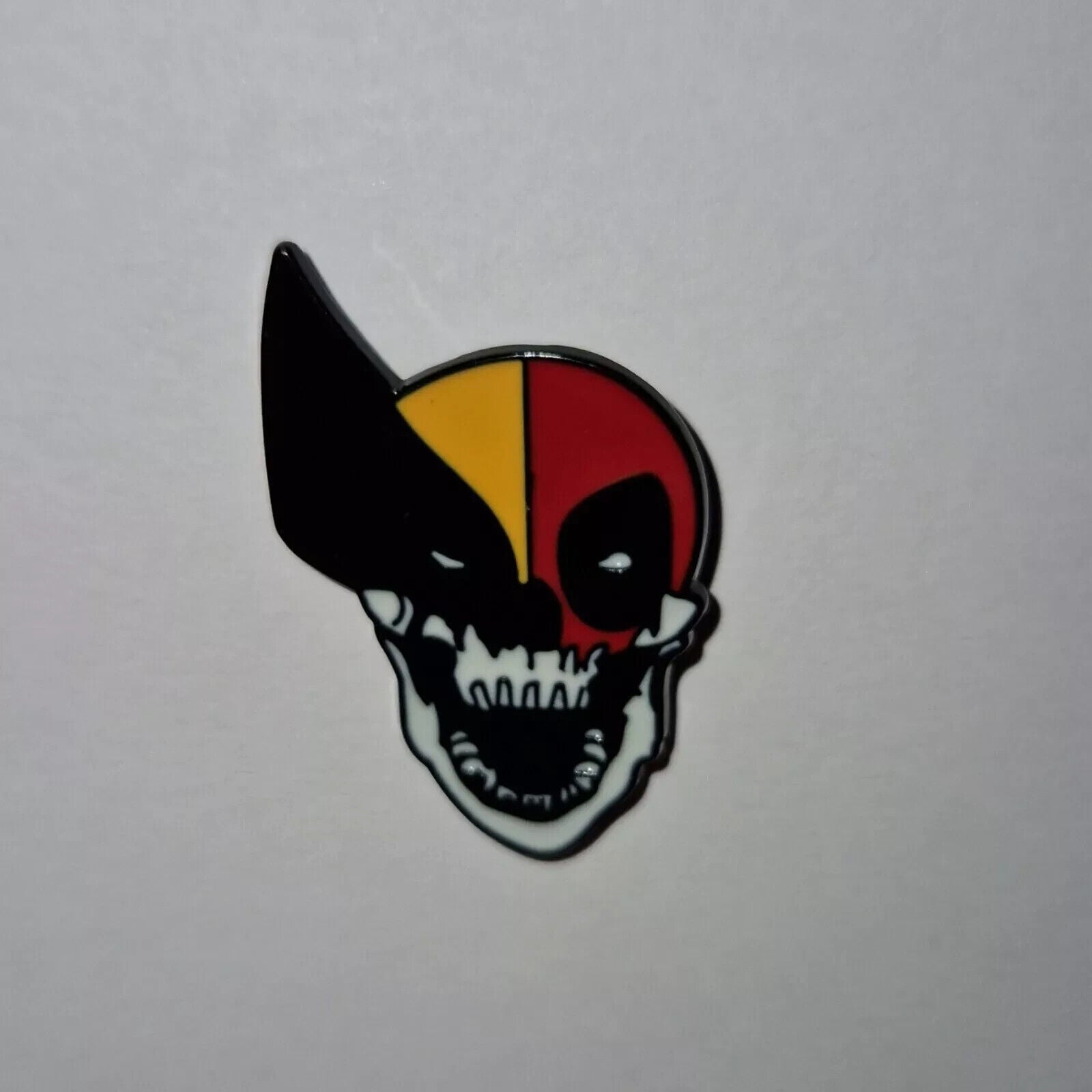 Enamel Metal Pin Badge Accessory Marvel Deadpool & Wolverine FACE OFF Movie 2024