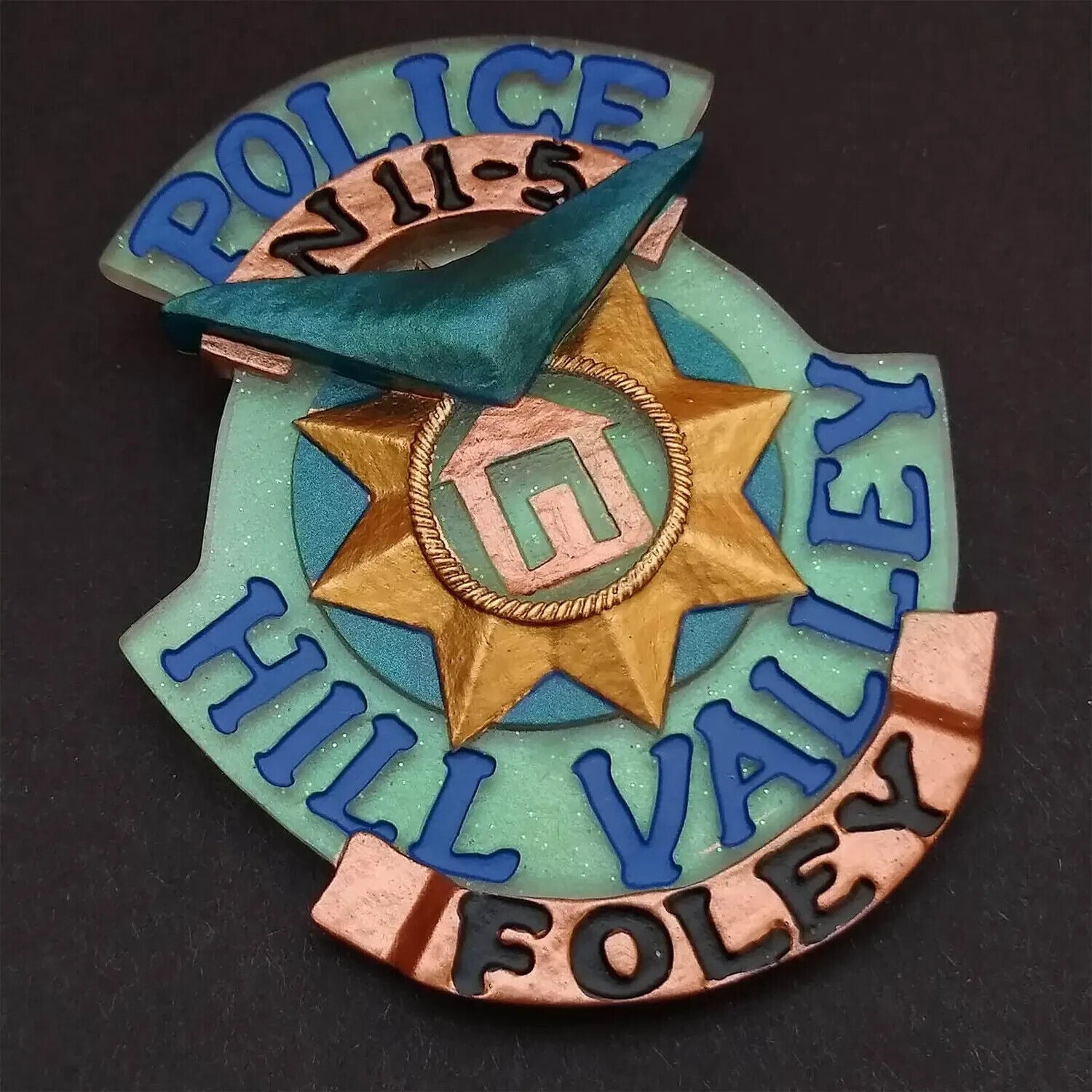 BACK TO THE FUTURE 2 POLICE BADGE LIMITED EDITION PROP REPLICA BTTF MARTY BIFF
