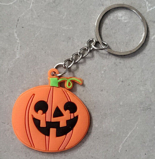 HALLOWEEN 3D KEYRING PUMPKIN WITCH SKULL VAMPIRE FUN KIDS KEYCHAIN PARTY FILLER