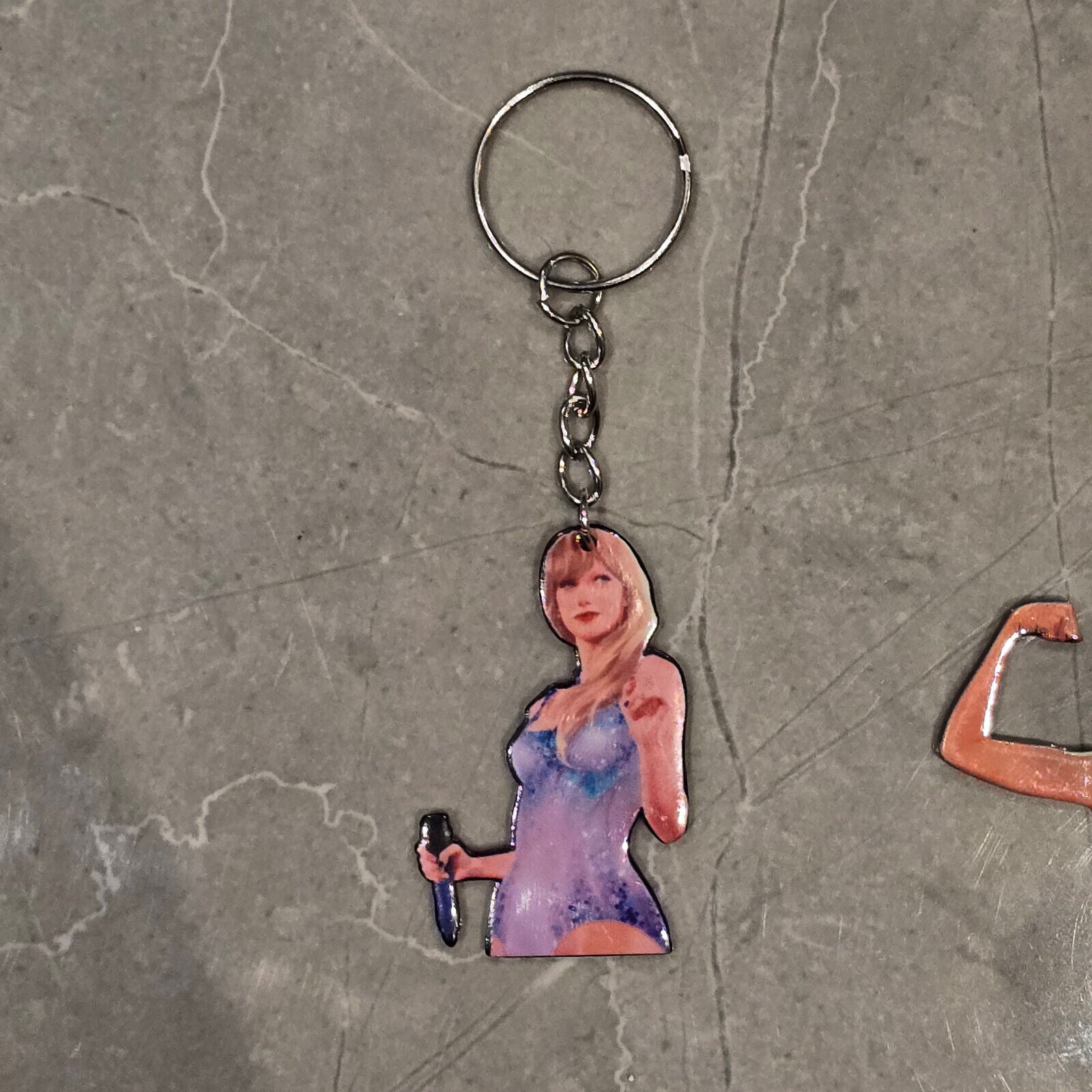 Taylor Swift Keyring Swiftie Key Chain TayloUr Merch Gifts Keyring Fans DRESS