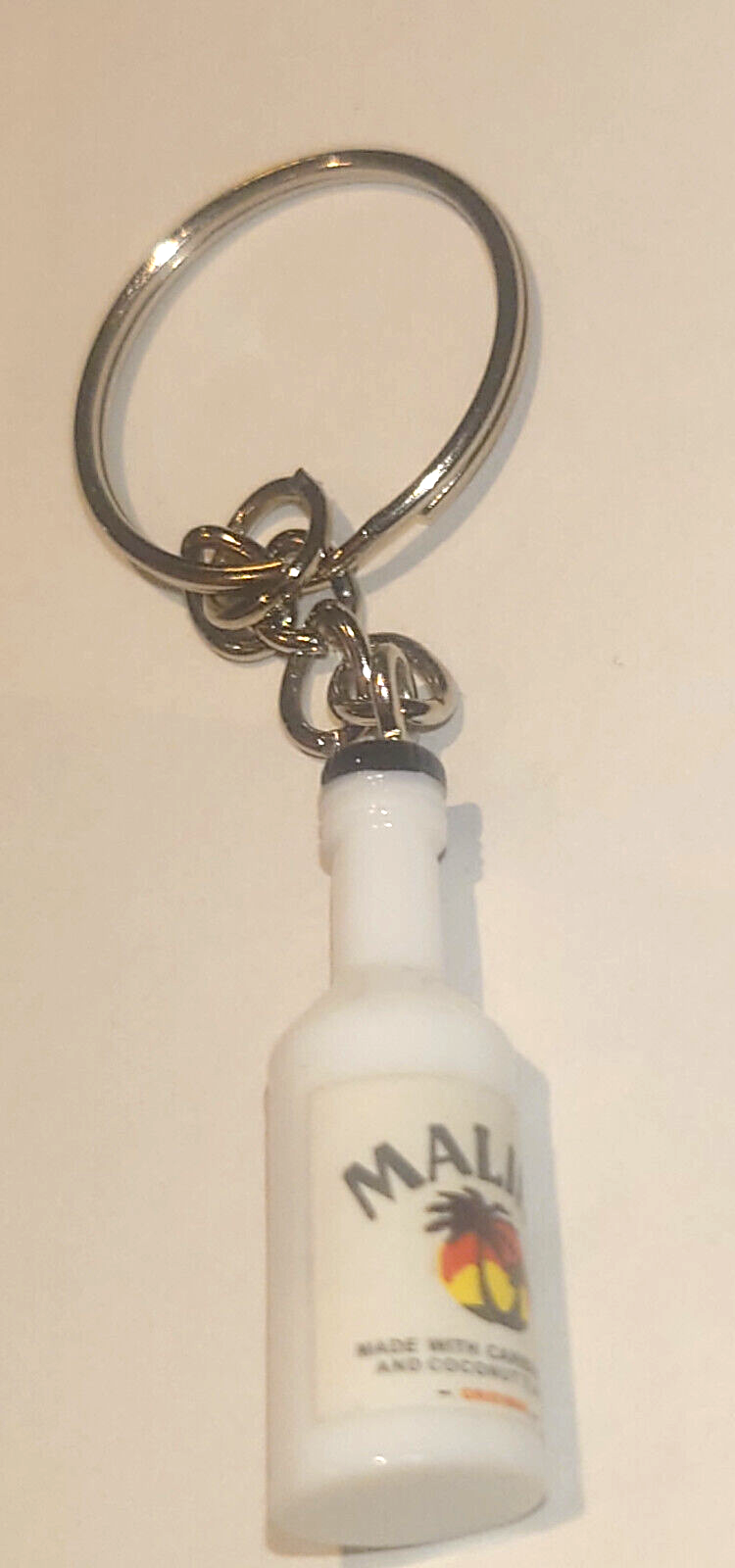 NEW Malibu Bottle Keyring WHITE ALCOHOL PINAPPLE KEYCHAIN CHARM STOCKING FILLER