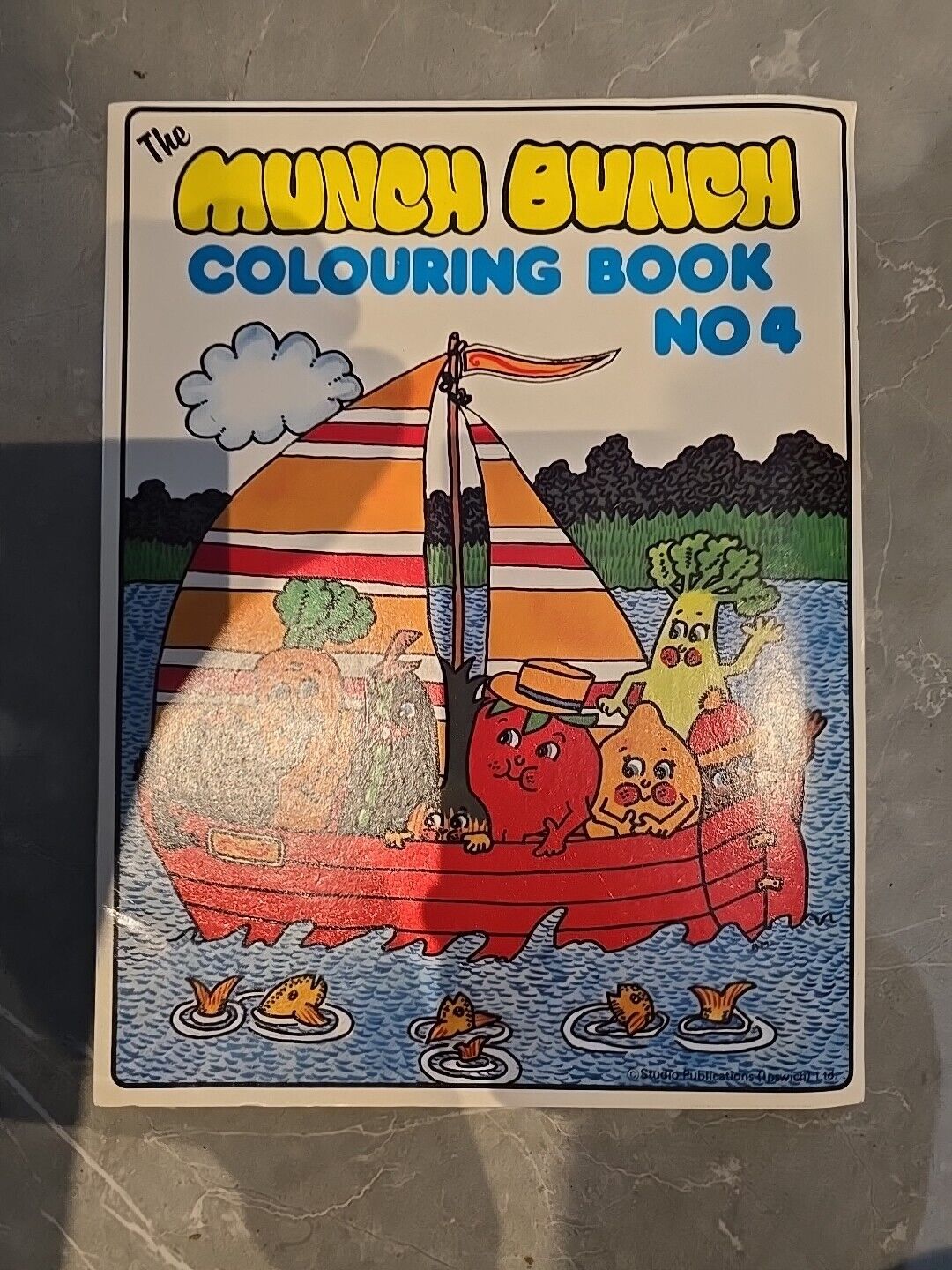 UNUSED NO 4 MINT The Munch Bunch 1980 ORIGINAL COLOURING BOOK Retro Kids TV