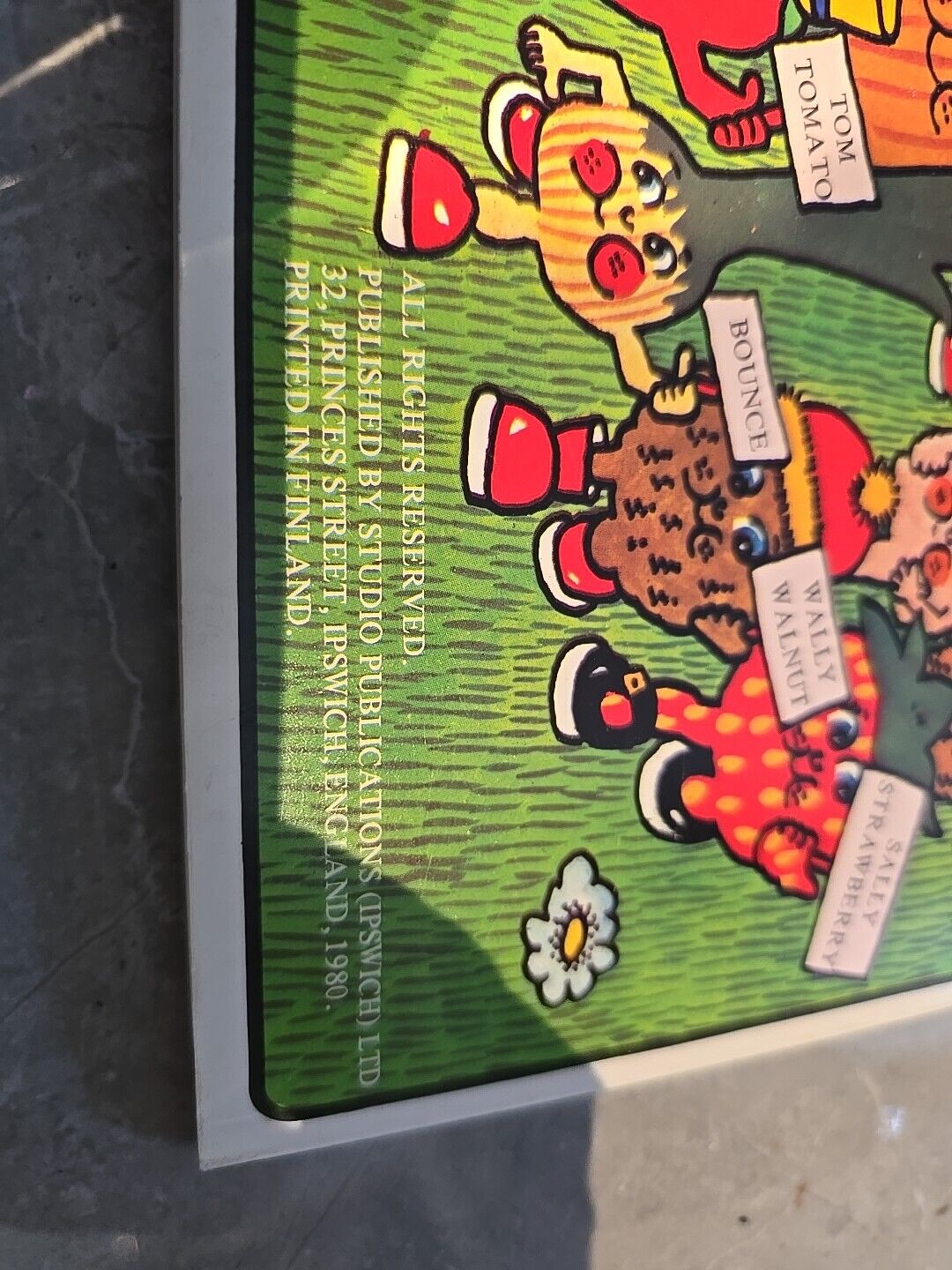 UNUSED NO 4 MINT The Munch Bunch 1980 ORIGINAL COLOURING BOOK Retro Kids TV