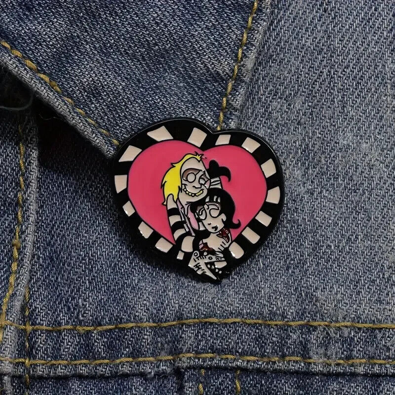 Beetlejuice Lydia Deetz Pin badge MOVIE HEART 2024 NEW BEETLE JUICE BLACK RED