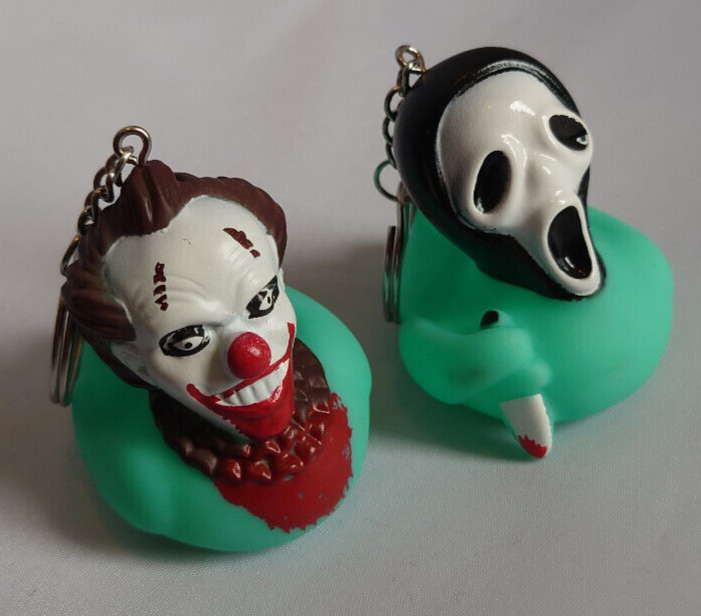 HORROR RUBBER DUCK GLOW IN THE DARK KEYRING KEYCHAIN SCREAM IT CLOWN HALLOWEEN