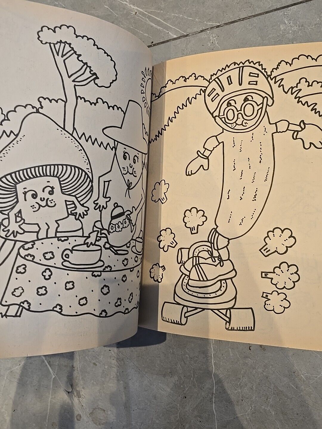 UNUSED NO 1 MINT The Munch Bunch 1980 ORIGINAL COLOURING BOOK Retro Kids TV