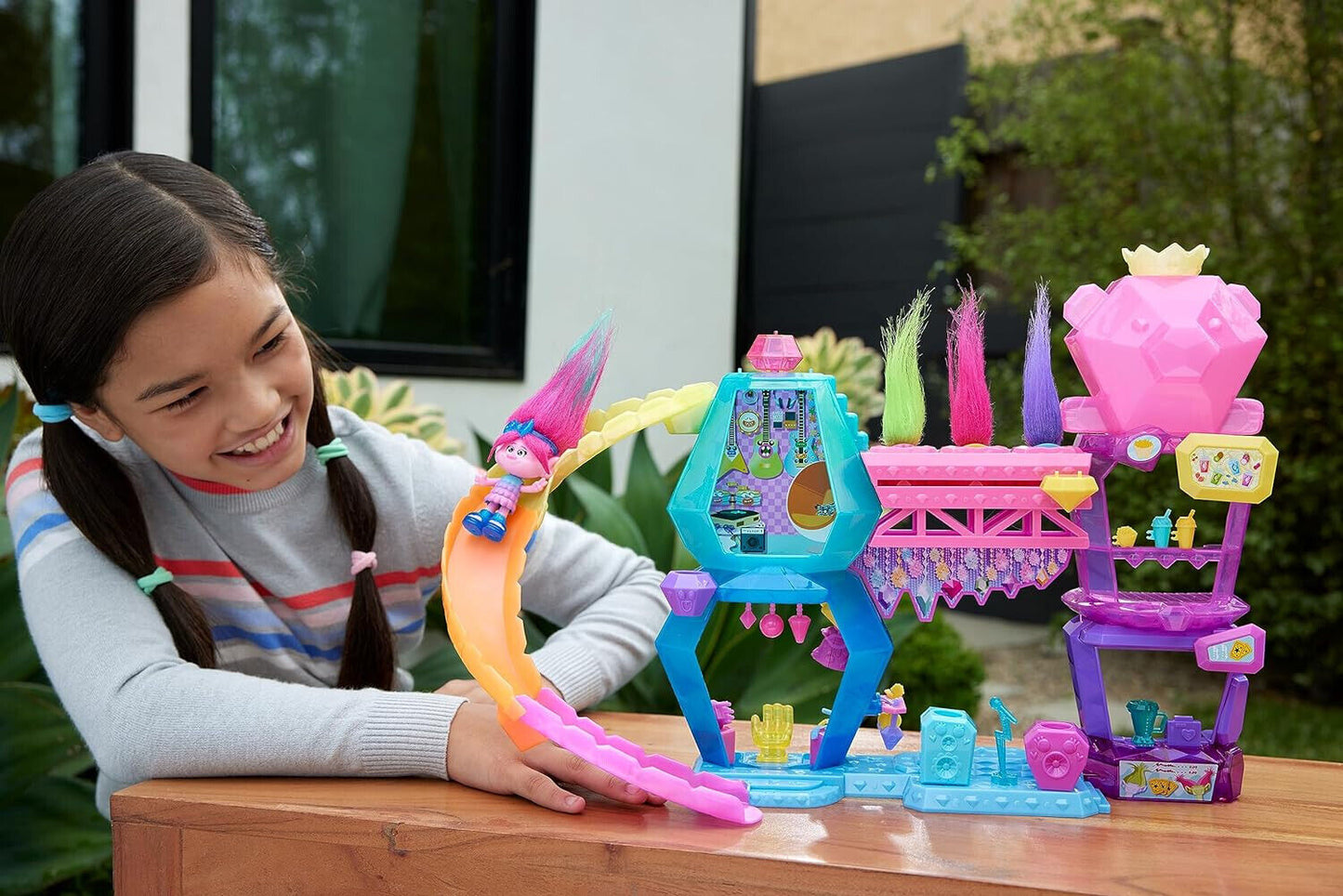 TROLLS QUEEN POPPY Band Together Mount Rageous Playset 25+Accessories4 Hair Pops