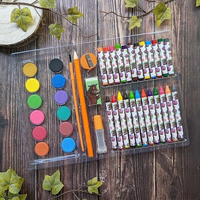 Room On The Broom The Gruffalo Percy The Park Keeper 42 Piece Art Set paints