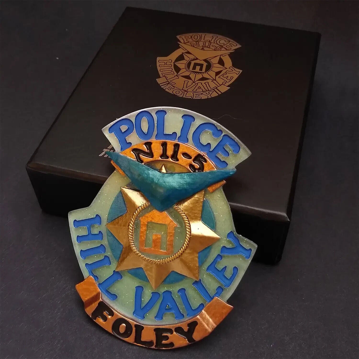 BACK TO THE FUTURE 2 POLICE BADGE LIMITED EDITION PROP REPLICA BTTF MARTY BIFF