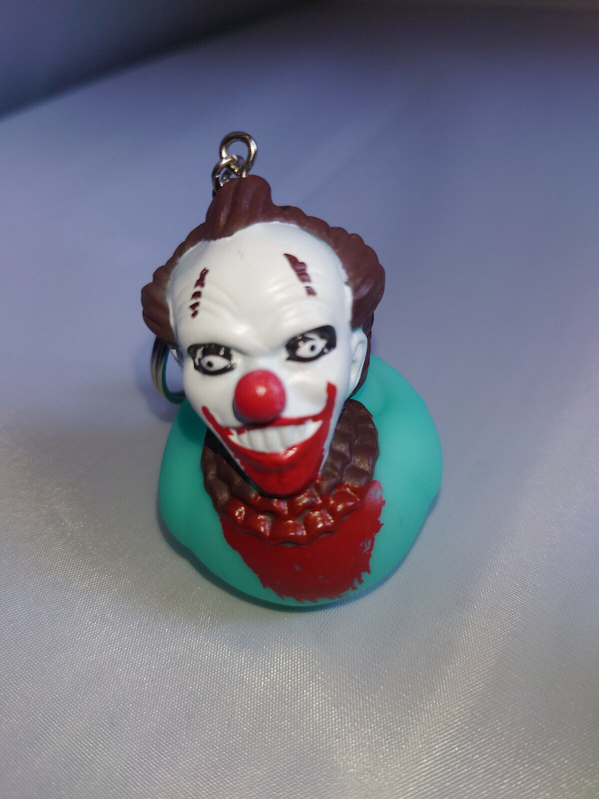 HORROR RUBBER DUCK GLOW IN THE DARK KEYRING KEYCHAIN SCREAM IT CLOWN HALLOWEEN