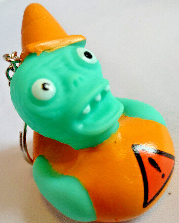 PLANTS VS ZOMBIES HORROR RUBBER DUCK GLOW IN THE DARK KEYRING KEYCHAIN HALLOWEEN