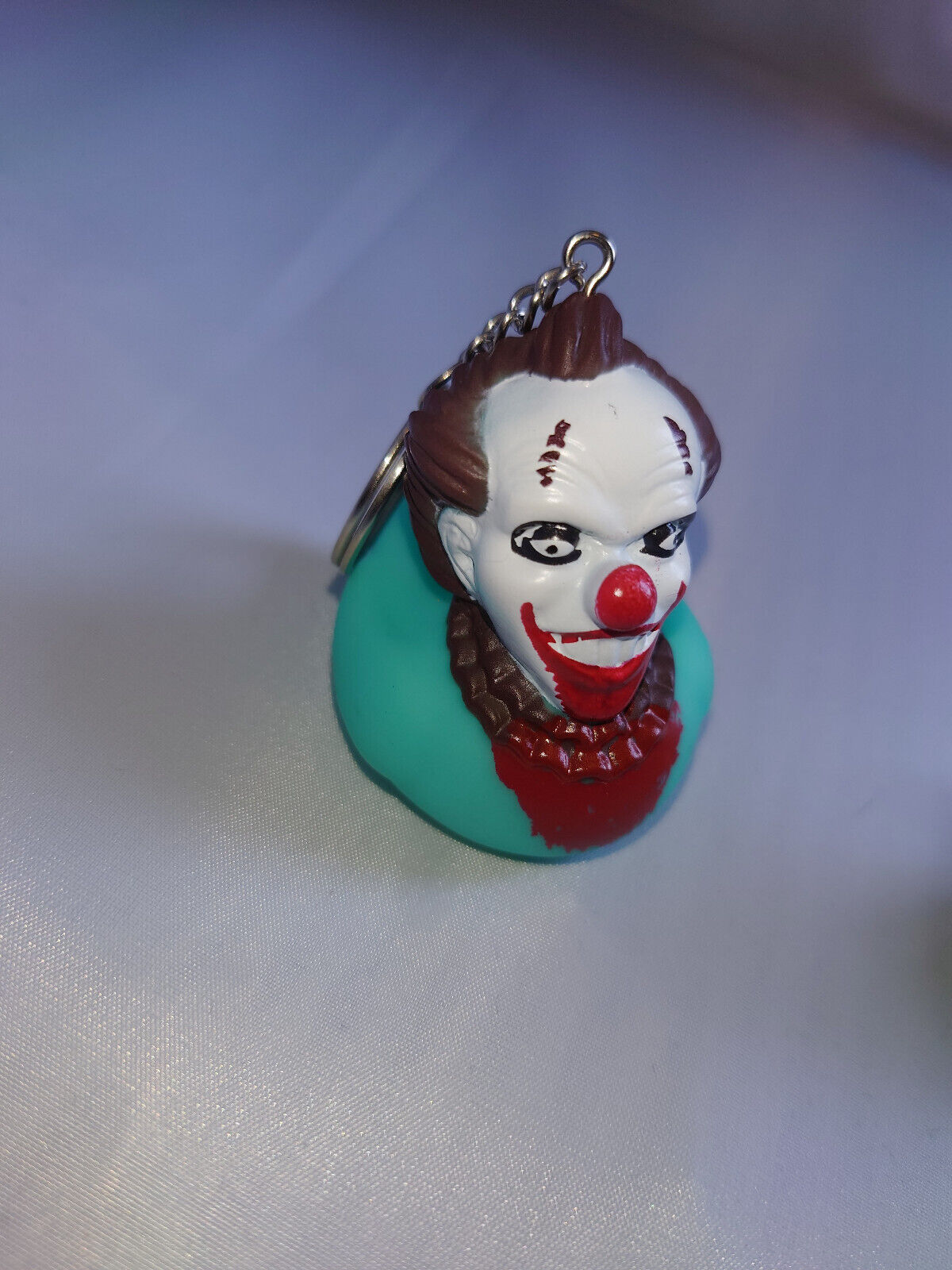 HORROR RUBBER DUCK GLOW IN THE DARK KEYRING KEYCHAIN SCREAM IT CLOWN HALLOWEEN