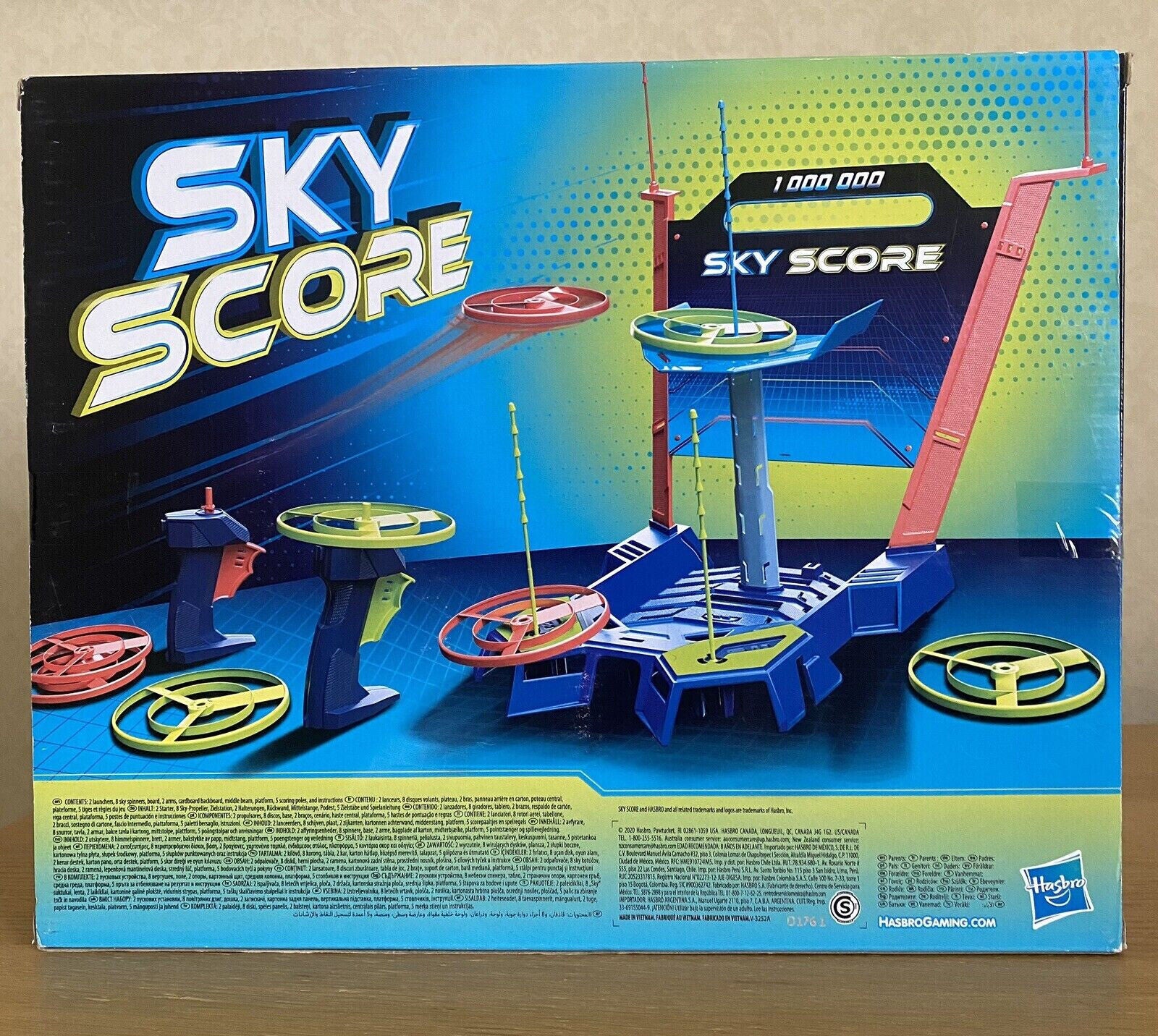 Sky Score Disc Launching Game HASBRO scoring zones FAMILY MAN CAVE GAME KIDS